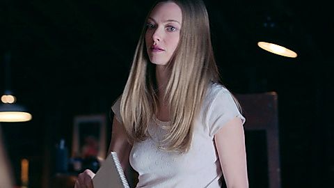 Pic: Amanda Seyfried in Things Heard & Seen (2021)