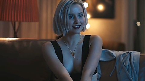 Pic: Julia Goldani Telles in The Girlfriend Experience (2016)