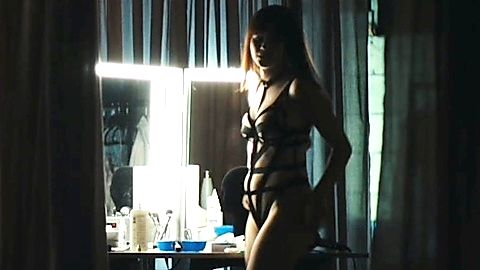 Pic: Julia Goldani Telles in The Girlfriend Experience (2016)