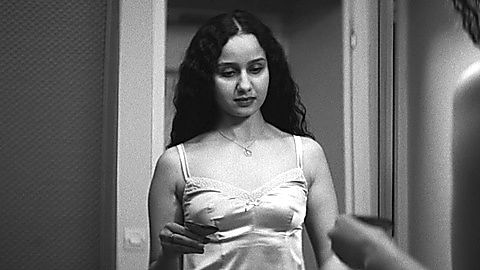 Pic: Oulaya Amamra in The Salt of Tears (2020)