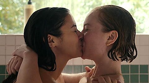 Pic: Hannah Einbinder in Hacks (2021)