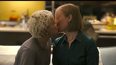 Pic: Hannah Einbinder in Hacks (2021)