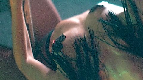 Pic: Dree Hemingway in Run with the Hunted (2019)