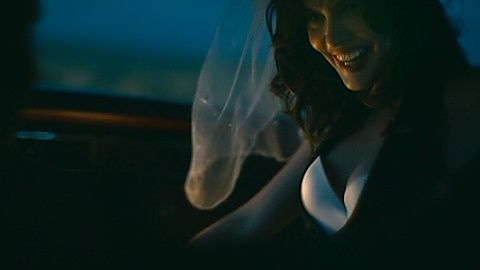 Pic: Chelsea Edmundson in Army of the Dead (2021)