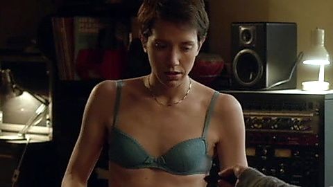 Pic: Sara Giraudeau in The Bureau (2015)