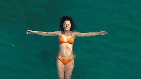 Pic: Melissa George in The Mosquito Coast (2021)