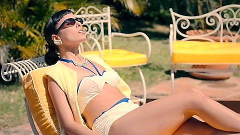 Pic: Lara Véliz in Little Birds (2020)