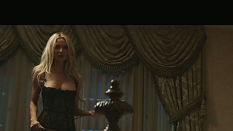 Pic: Gia Skova in The Serpent (2021)