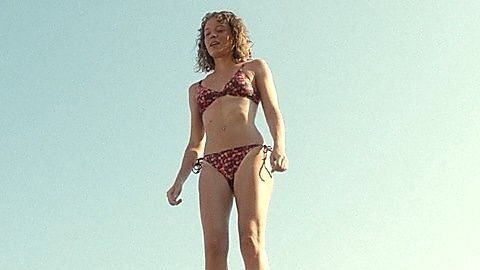 Pic: Ece Çeşmioğlu in Last Summer (2021)