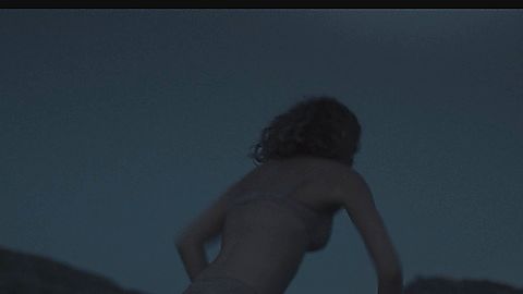 Pic: Ece Çeşmioğlu in Last Summer (2021)