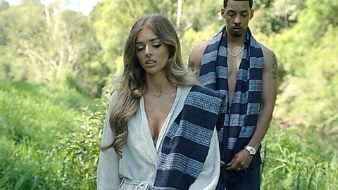 Pic: Samara Weaving in Nine Perfect Strangers (2021)