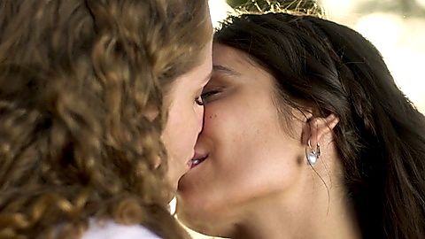 Pic: Caitlin Stasey in Fantasy Island (2021)