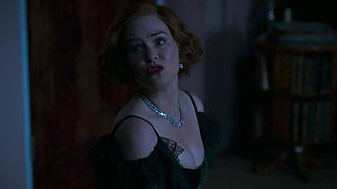 Pic: Isla Fisher in Blithe Spirit (2020)