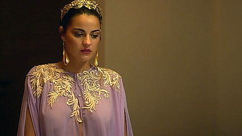 Pic: Maite Perroni in El Juego de las Llaves (2019)