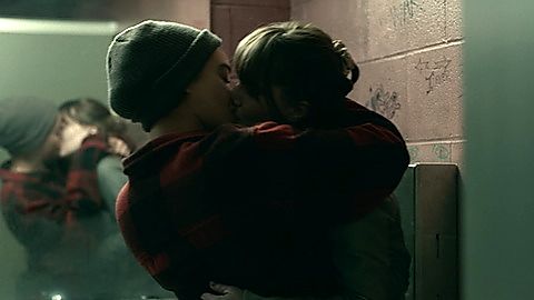 Pic: Kaitlyn Dever in Dopesick (2021)