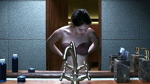 Pic: Garance Marillier in Warning (2021)