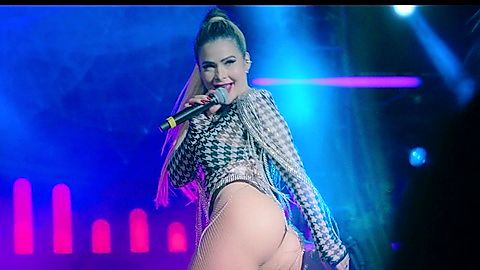 Pic: Mila  in Sintonia (2019)