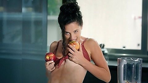 Pic: Delfina Chaves in Rap Battlefield (2021)