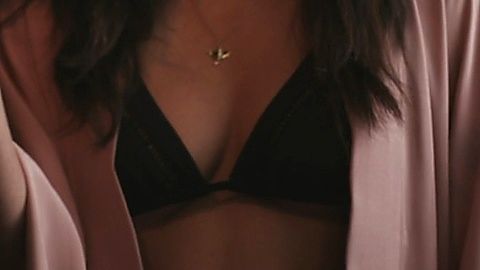 Pic: Olivia Munn in Violet (2021)