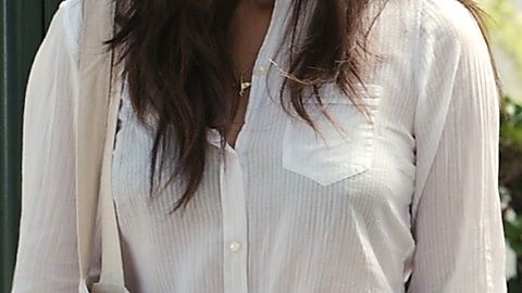 Pic: Olivia Munn in Violet (2021)