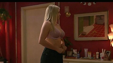 Pic: Reneé Rapp in The Sex Lives of College Girls (2021)