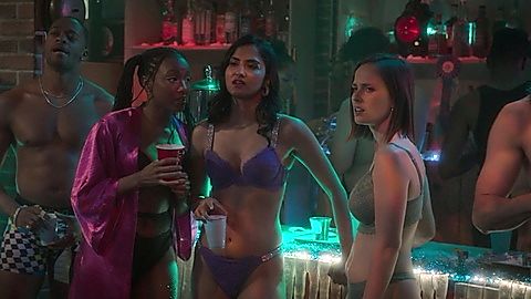 Pic: Pauline Chalamet in The Sex Lives of College Girls (2021)
