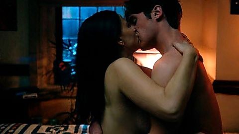 Pic: Pauline Chalamet in The Sex Lives of College Girls (2021)