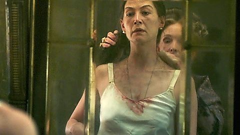 Pic: Rosamund Pike in The Wheel of Time (2021)