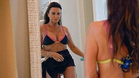 Pic: Kyle Richards in The Real Housewives Ultimate Girls Trip (2021)