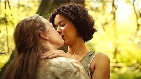 Pic: Jasmin Savoy Brown in Yellowjackets (2021)