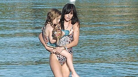 Pic: Dakota Johnson in The Lost Daughter (2021)