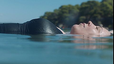 Pic: Olivia Colman in The Lost Daughter (2021)