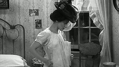 Pic: Carol Kane in Hester Street (1975)