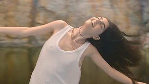 Pic: Paula Losada in Dancing on Glass (2022)