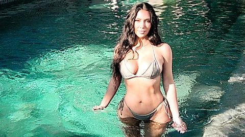 Pic: Kim Kardashian in The Kardashians (2022)