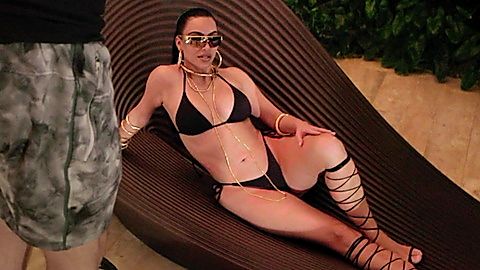 Pic: Kim Kardashian in The Kardashians (2022)