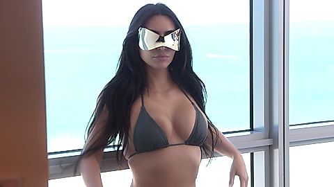 Pic: Kim Kardashian in The Kardashians (2022)