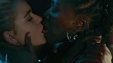 Pic: Kiernan Shipka in Swimming with Sharks (2022)