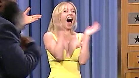 Pic: Sydney Sweeney in The Tonight Show Starring Jimmy Fallon (2014)