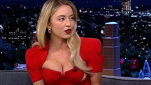 Pic: Sydney Sweeney in The Tonight Show Starring Jimmy Fallon (2014)