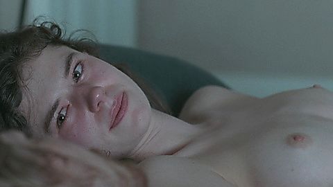 Pic: Alison Oliver in Conversations with Friends (2022)