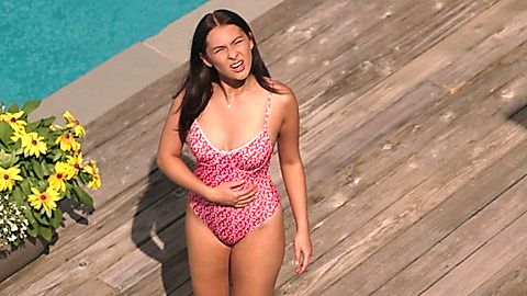 Pic: Lola Tung in The Summer I Turned Pretty (2022)