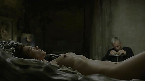 Pic: Léa Seydoux in Crimes of the Future (2022)