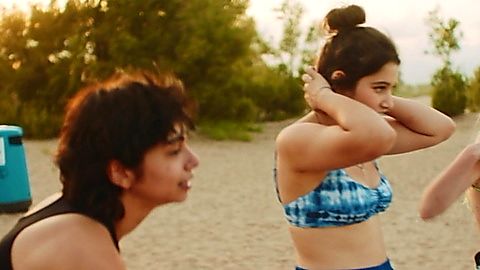 Pic: Nadia Al Saidi in How to Screw It All Up (Cómo mandarlo todo a la mierda) (2022)
