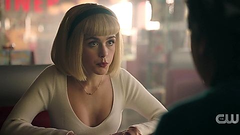 Pic: Kiernan Shipka in Riverdale (2017)