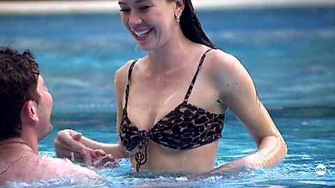 Pic: Gabby Windey in The Bachelorette (2003)