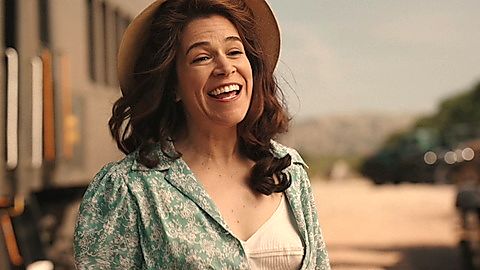 Pic: Abbi Jacobson in A League of Their Own (2022)