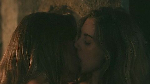 Pic: Alison Brie in Spin Me Round (2022)