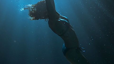 Pic: Ella-Rae Smith in Into the Deep (2022)