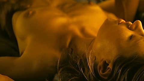 Pic: Camille Rowe in No Limit (2022)